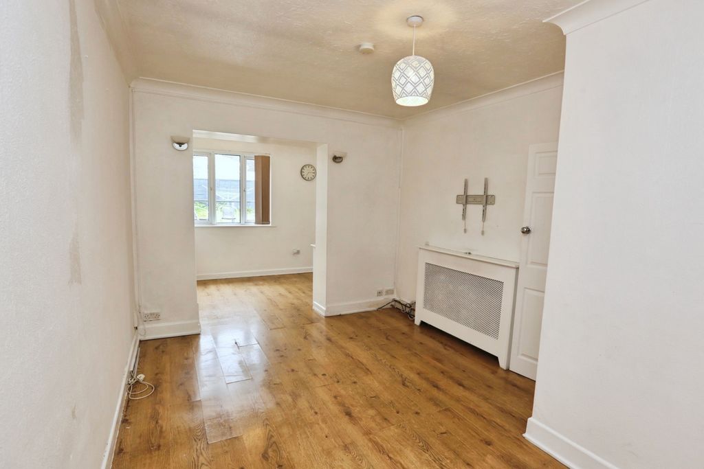 Property photo 3 of 15 Photo