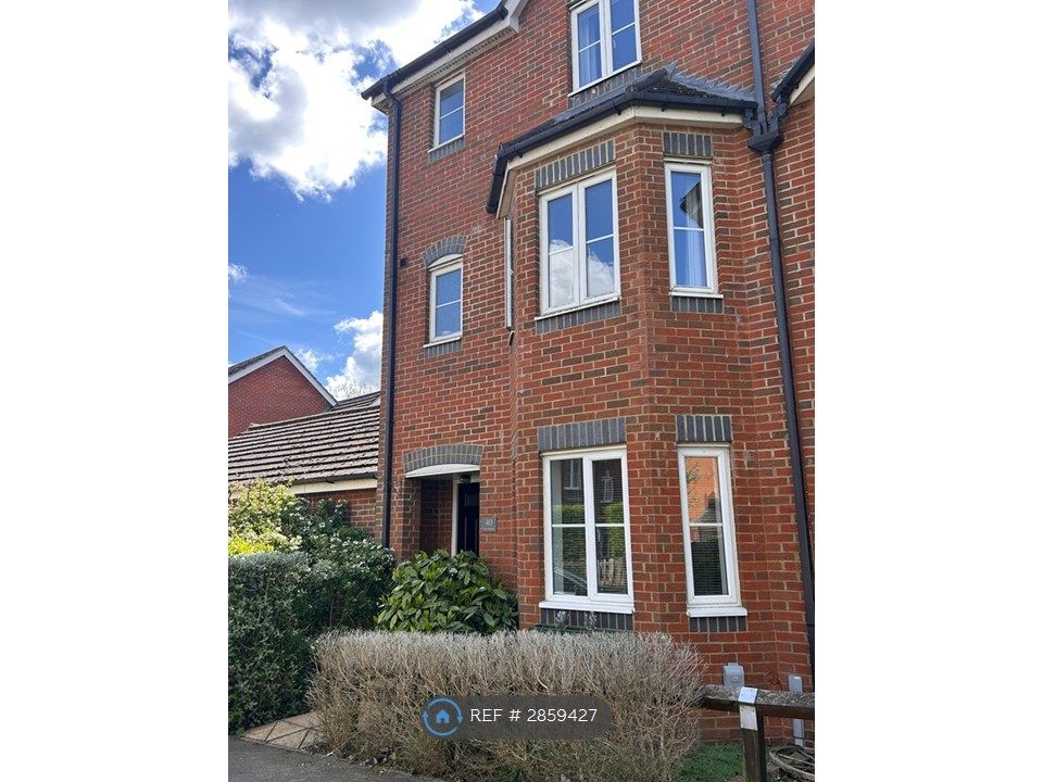 Property photo 2 of 11 Front Of House