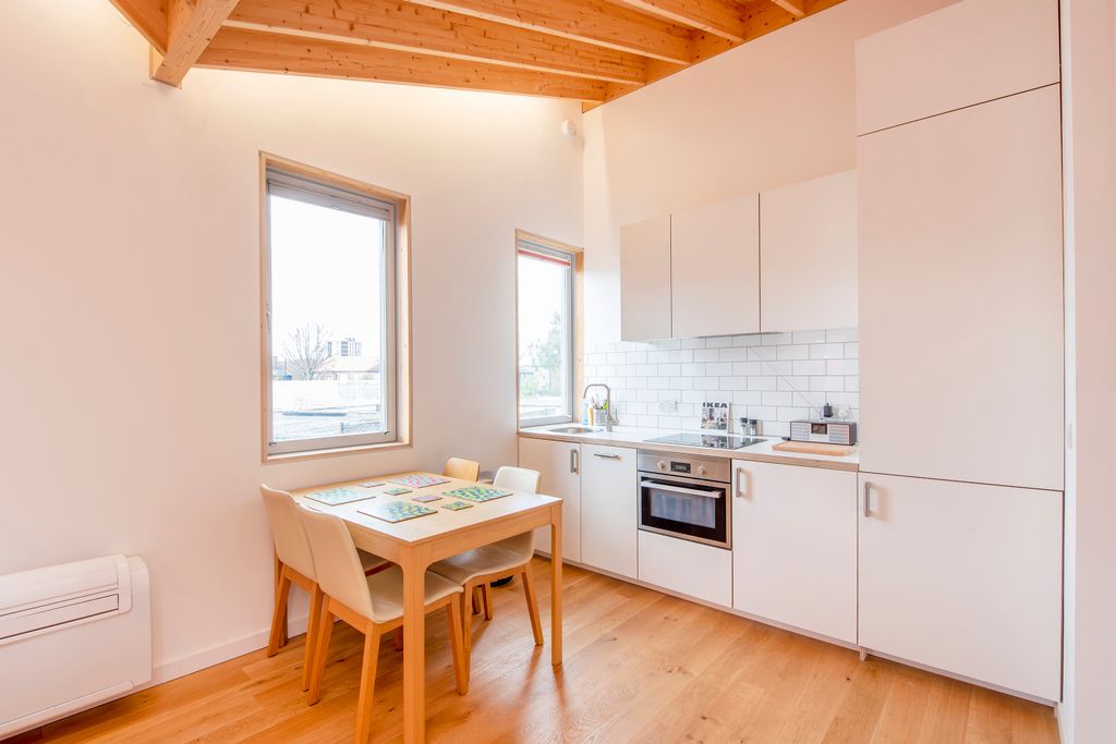 Property photo 2 of 28