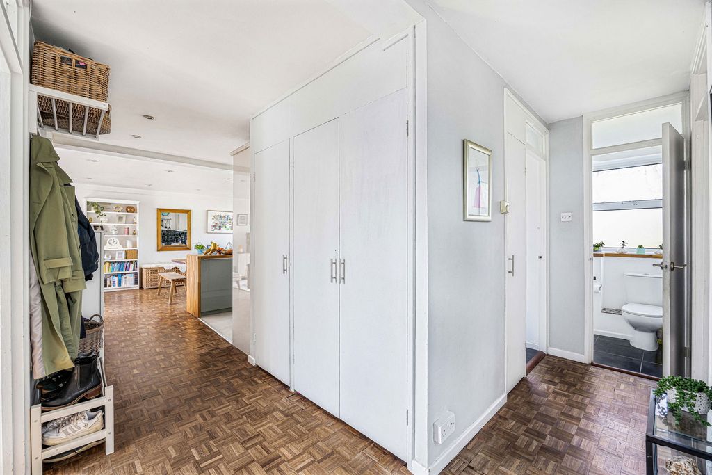 Property photo 3 of 23