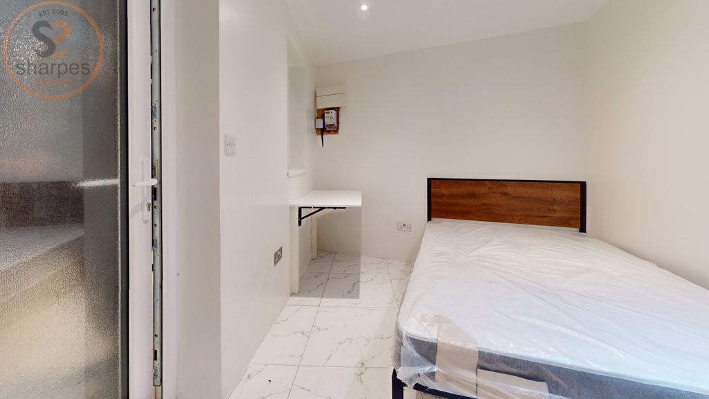 Property photo 2 of 7 Bedroom (32)