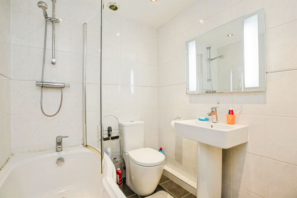 Additional image 9 of 2 bed flat for salePrescott Street, Halifax HX1