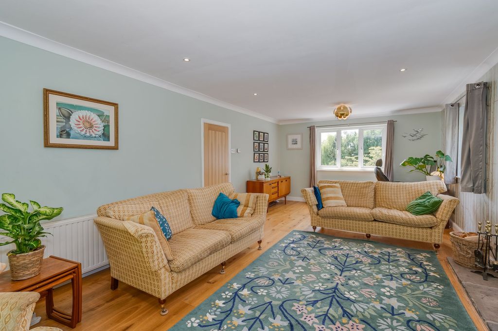 Property photo 2 of 52