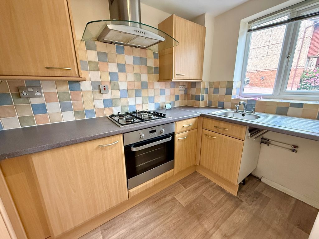 Property photo 2 of 26 5228253