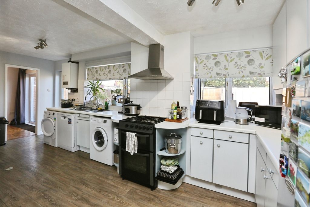 Property photo 3 of 16 Pbox-Img.Jpg