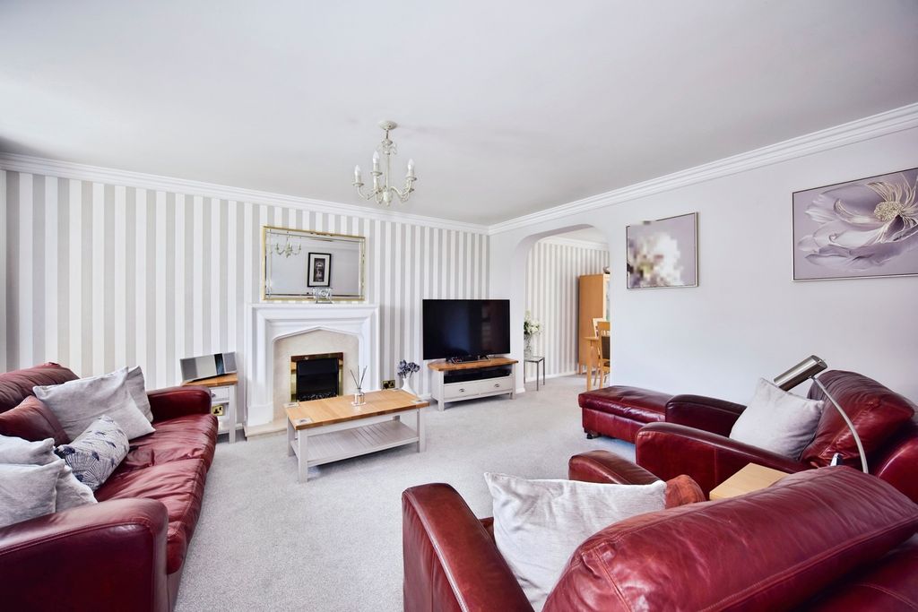 Property photo 3 of 20 Pbox-Img.Jpg