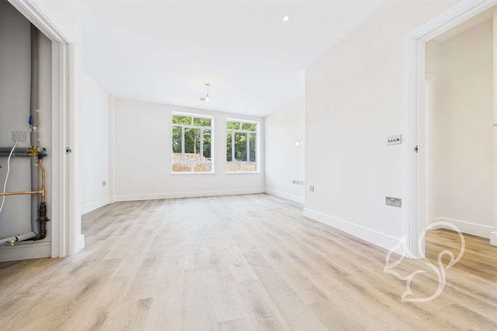 Property photo 2 of 9 Cam05287G0-Pr0091-Still008.Jpg