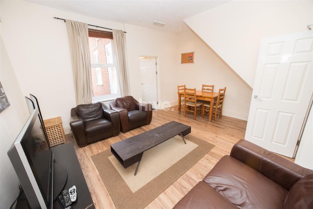 Property photo 3 of 23