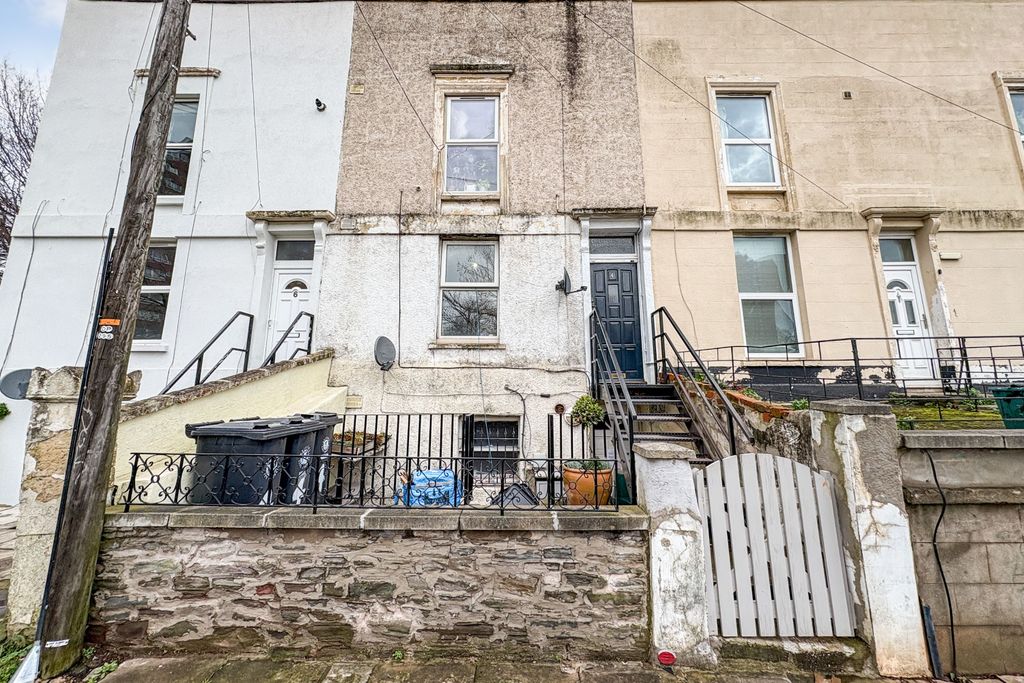 Property photo 1 of 14 Flat 1, 4 Claremont Street, Bristol, Bs5 0Uh
