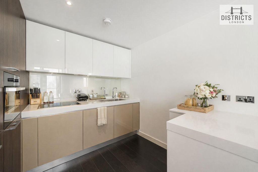 Property photo 2 of 7 Kitchen.Jpg