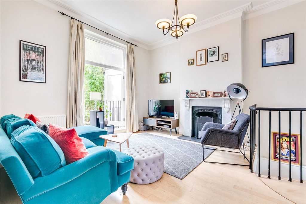 Property photo 1 of 11