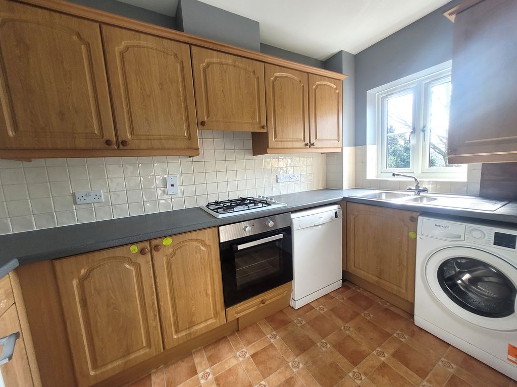 Property photo 3 of 7 Bathroom