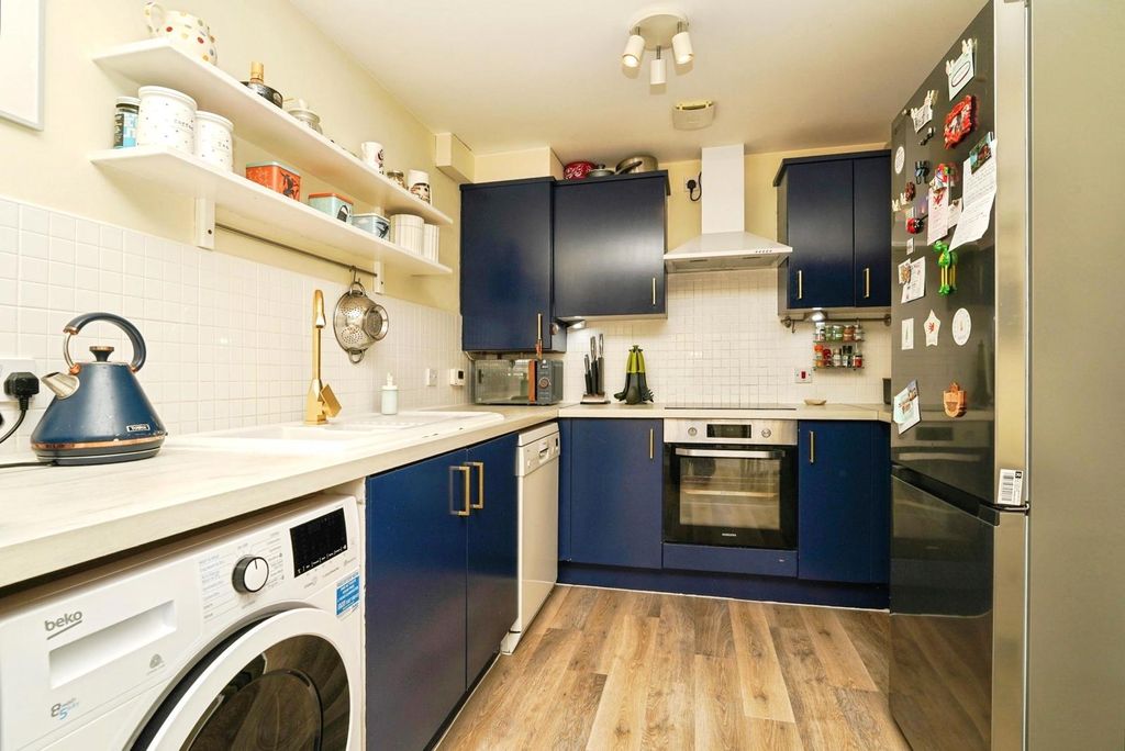 Property photo 3 of 18 Pbox-Img.Jpg