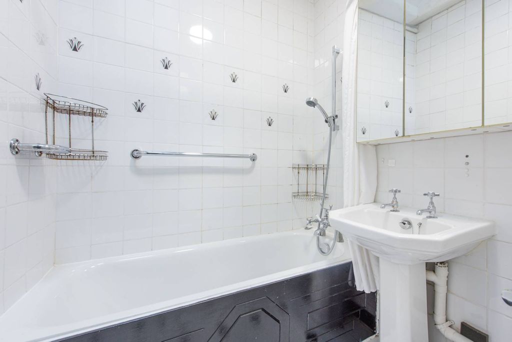 Property photo 3 of 9