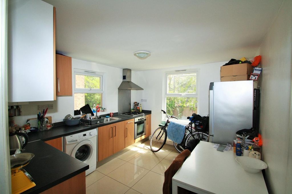 Property photo 3 of 6