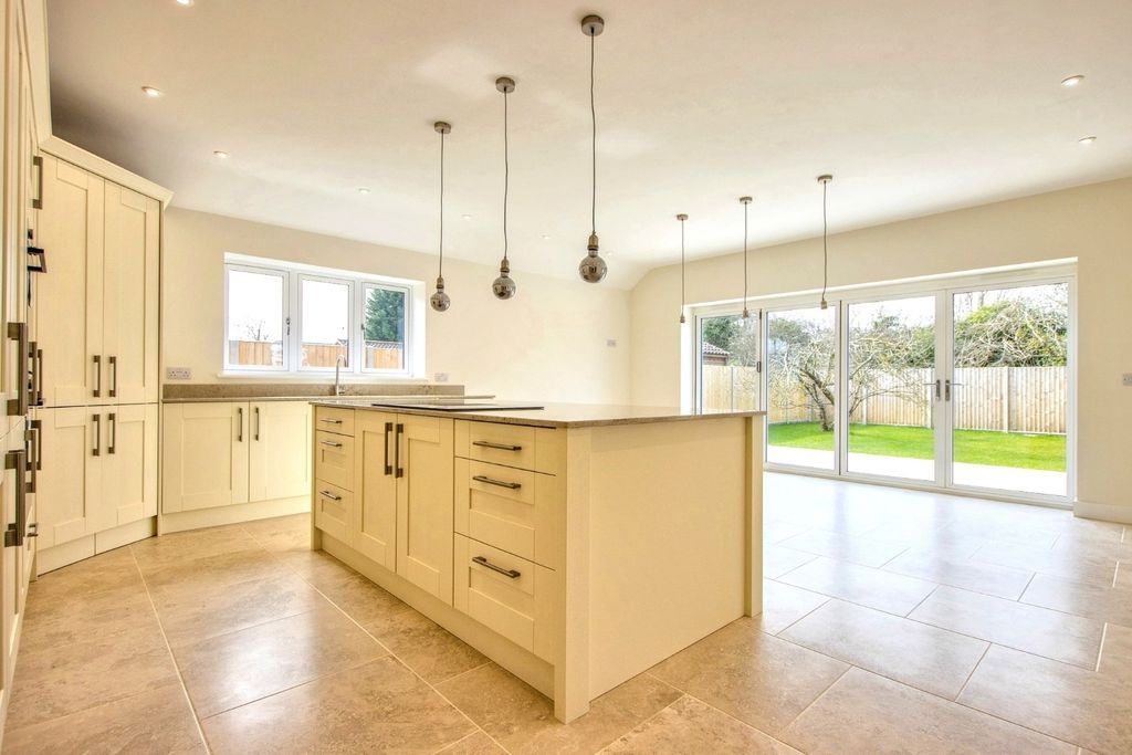 Property photo 3 of 24 4068983