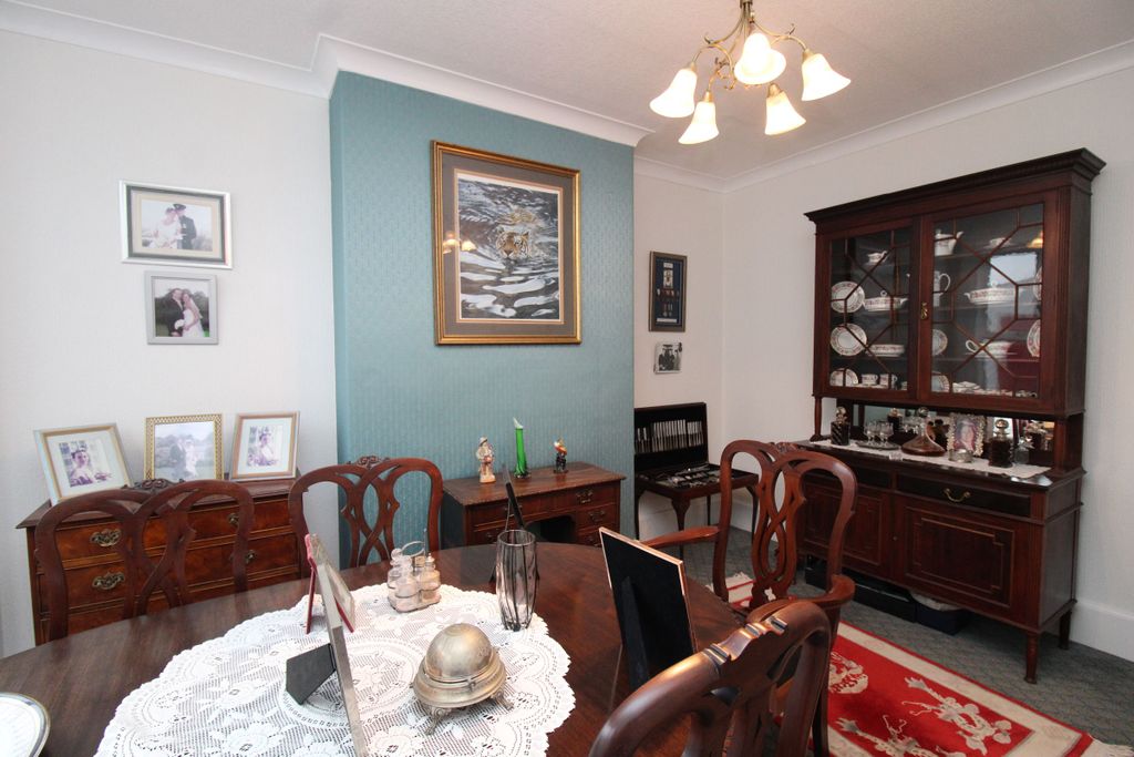 Property photo 3 of 33