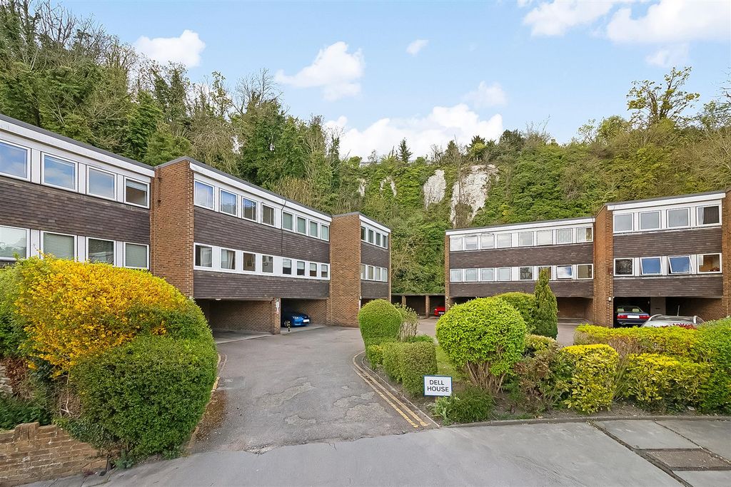 Property photo 1 of 11 Exterior