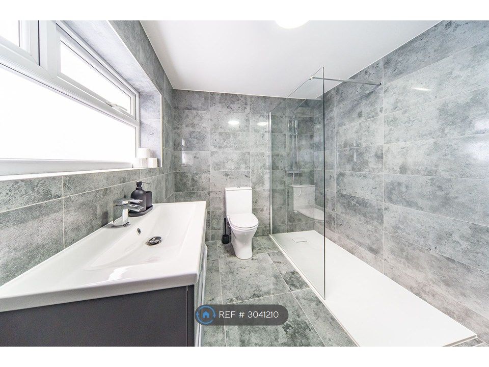 Property photo 2 of 35