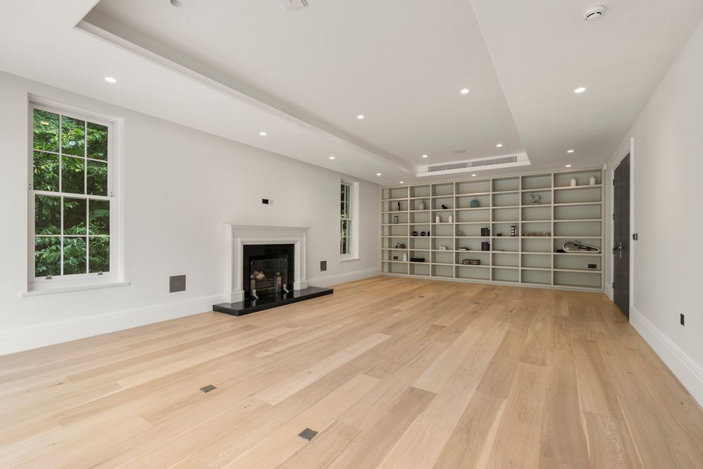 Property photo 2 of 38