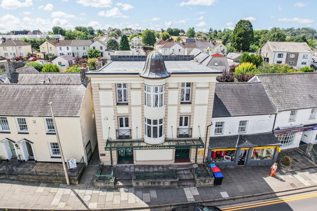 Property photo 3 of 29 The Pavillion, Cowbridge