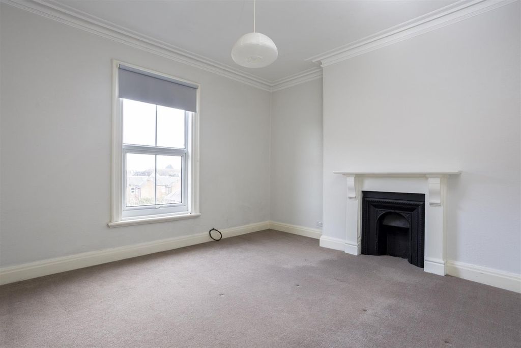 Property photo 2 of 15 Flat_3_9_Wenlock_Terrace_1.Jpg