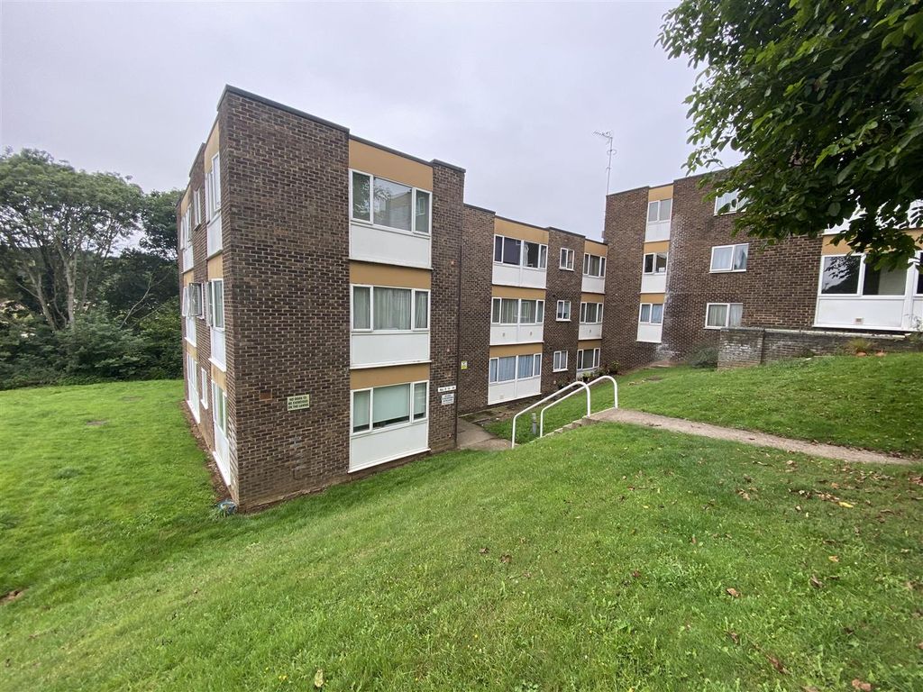 Property photo 1 of 7
