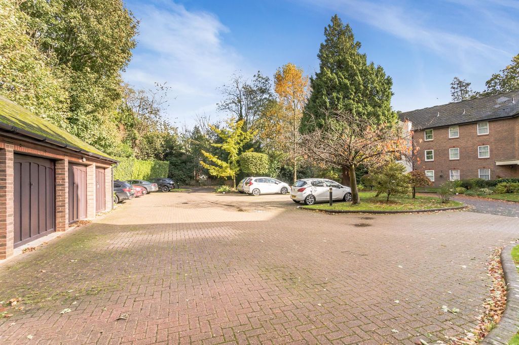 Additional image 14 of 2 bed flat for saleFairfield Road, East Grinstead RH19