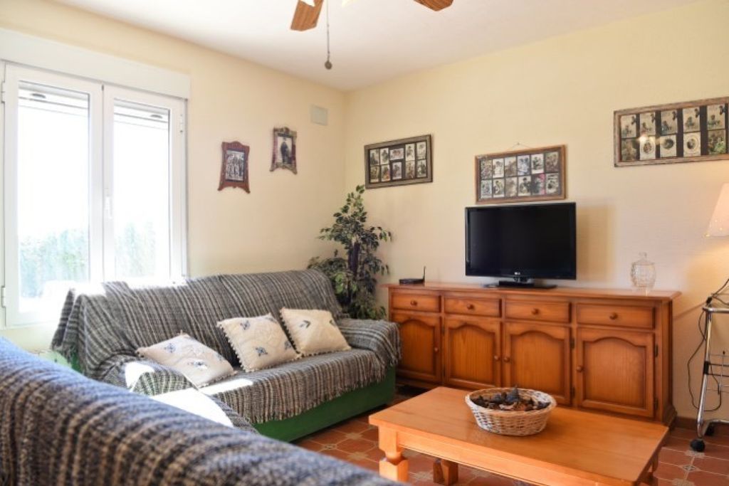 Property photo 3 of 23