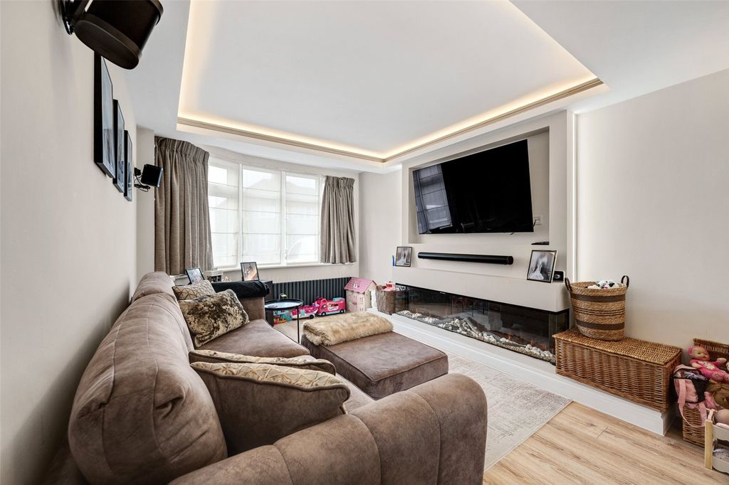 Property photo 3 of 27 Picture No. 07