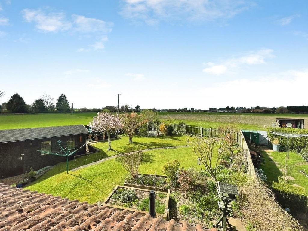 Property photo 2 of 26 214c4E9B-Df56673c-0232-46c0-Be1F-Df2080323704.Jpeg