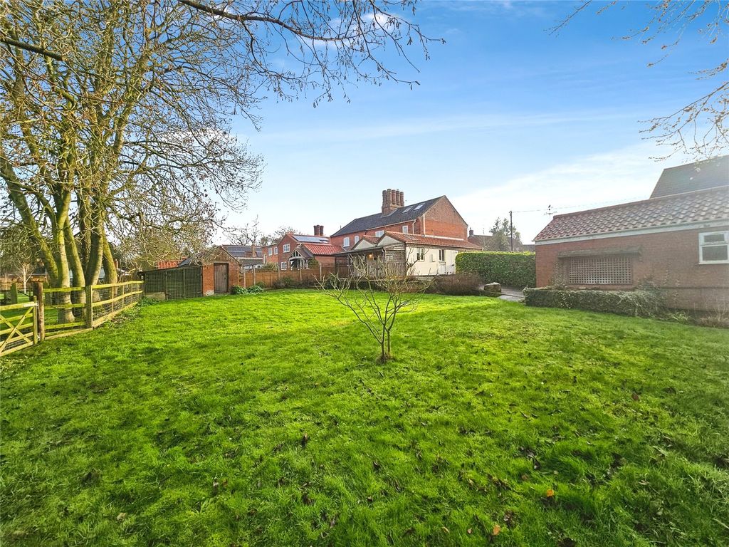 Property photo 2 of 27 Picture No. 10