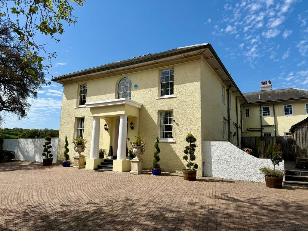 Property photo 1 of 46