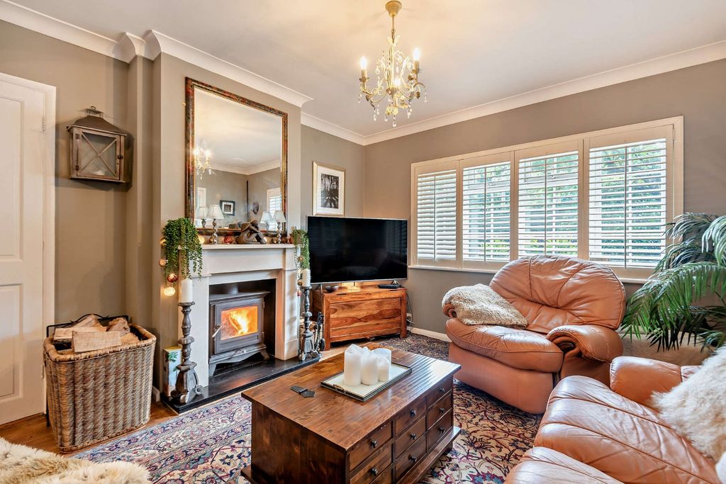 Property photo 2 of 17 Sitting Room