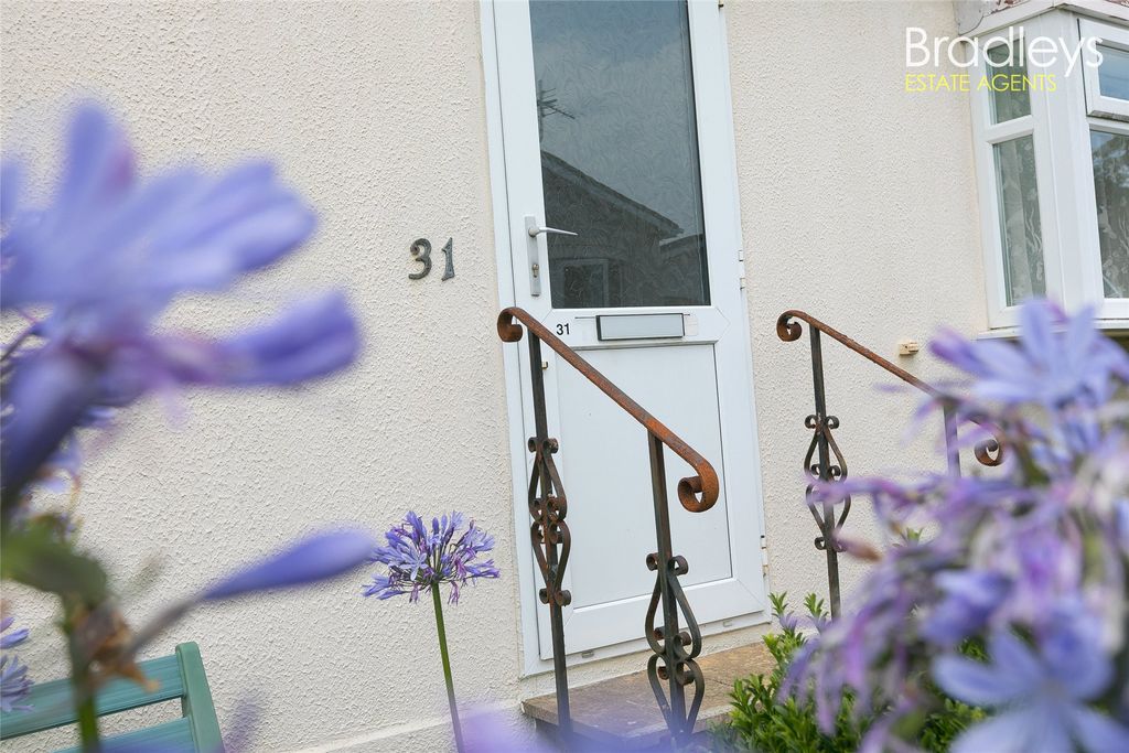 Property photo 2 of 15 Picture No. 32
