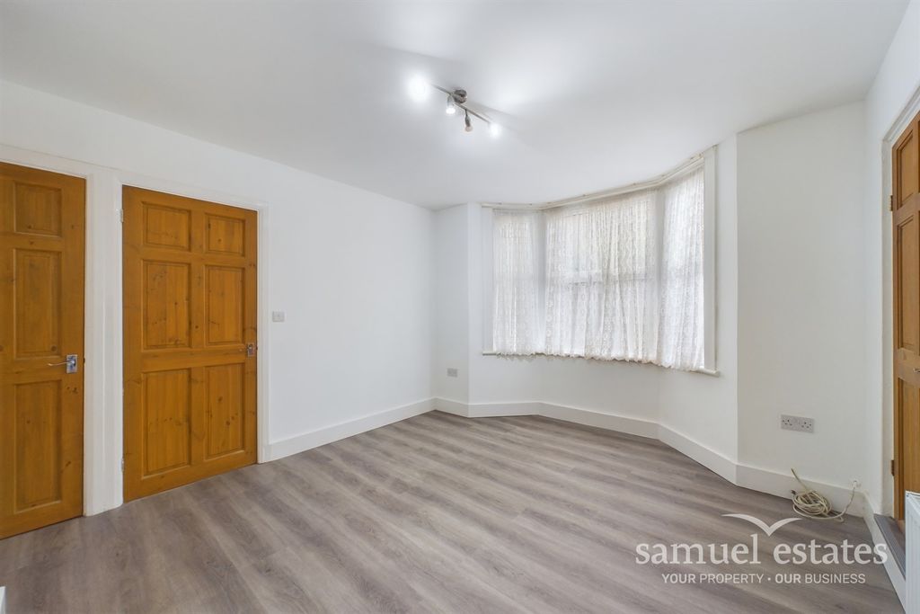 Property photo 3 of 14 Reception