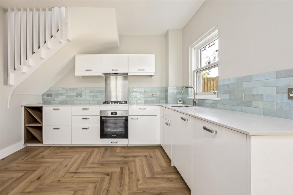 Property photo 3 of 17 Bath Street_Dial House-008.Jpg