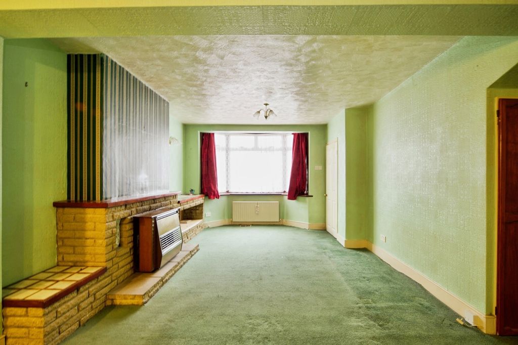 Property photo 3 of 18 Pbox-Img.Jpg