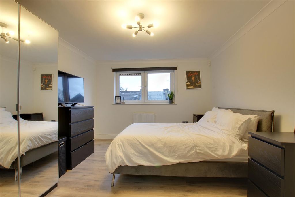 Property photo 3 of 6 Img_0558-Img_0560.Jpg