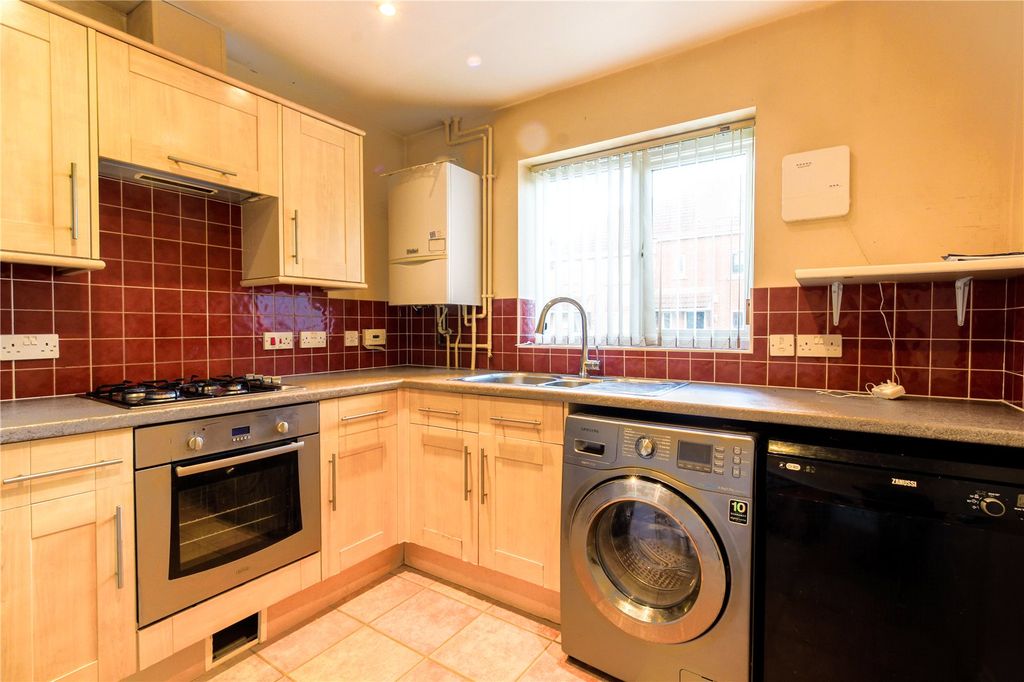 Property photo 2 of 14 Picture No. 12