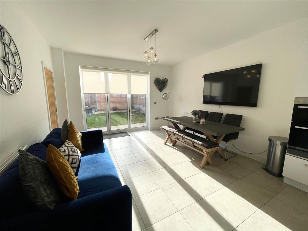 Property photo 3 of 23