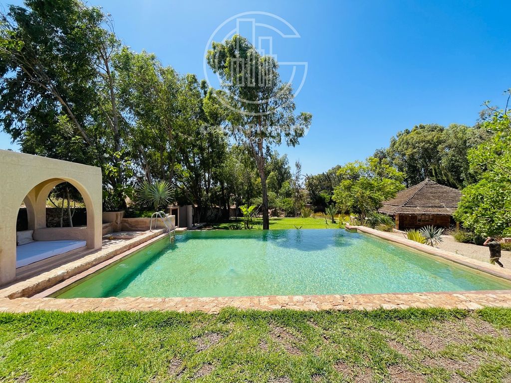 Property photo 2 of 60