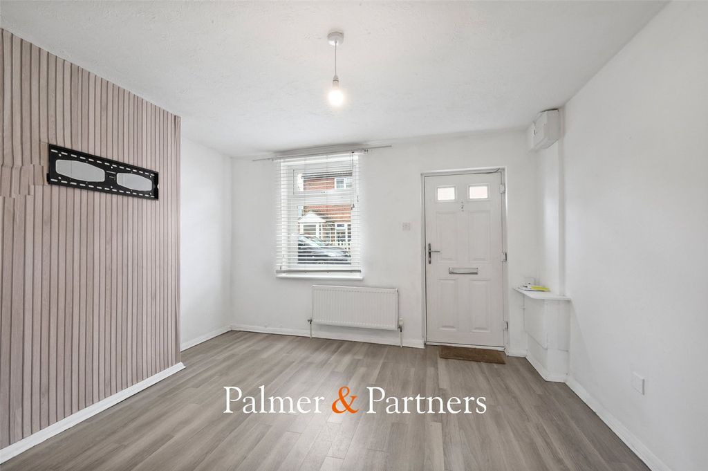 Property photo 2 of 12 Picture No. 02