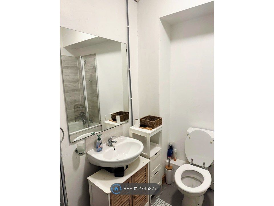 Property photo 3 of 4