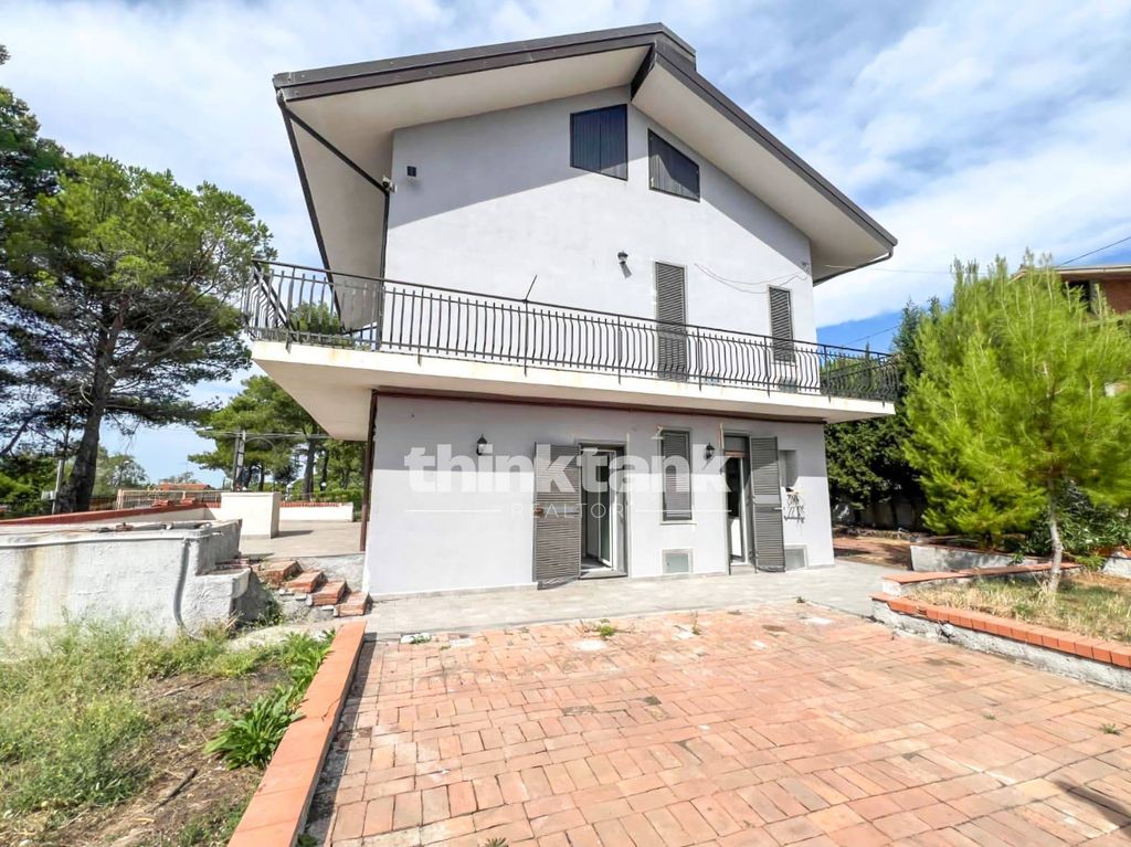 Property photo 3 of 21