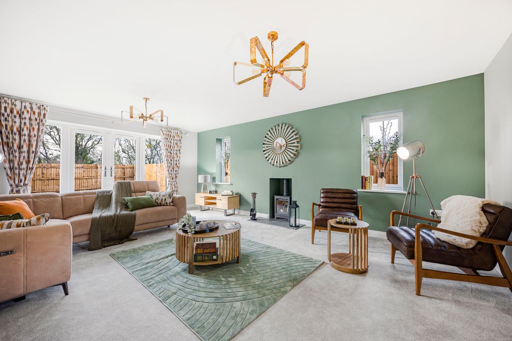 Property photo 3 of 10 Show Home