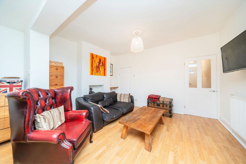 Property photo 2 of 6