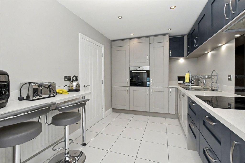 Property photo 2 of 22 Picture No. 20