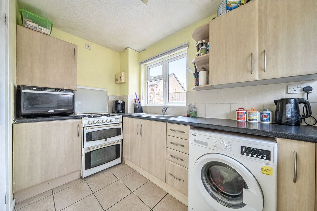 Property photo 2 of 19 Kitchen