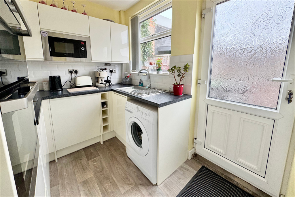 Property photo 2 of 18 Kitchen